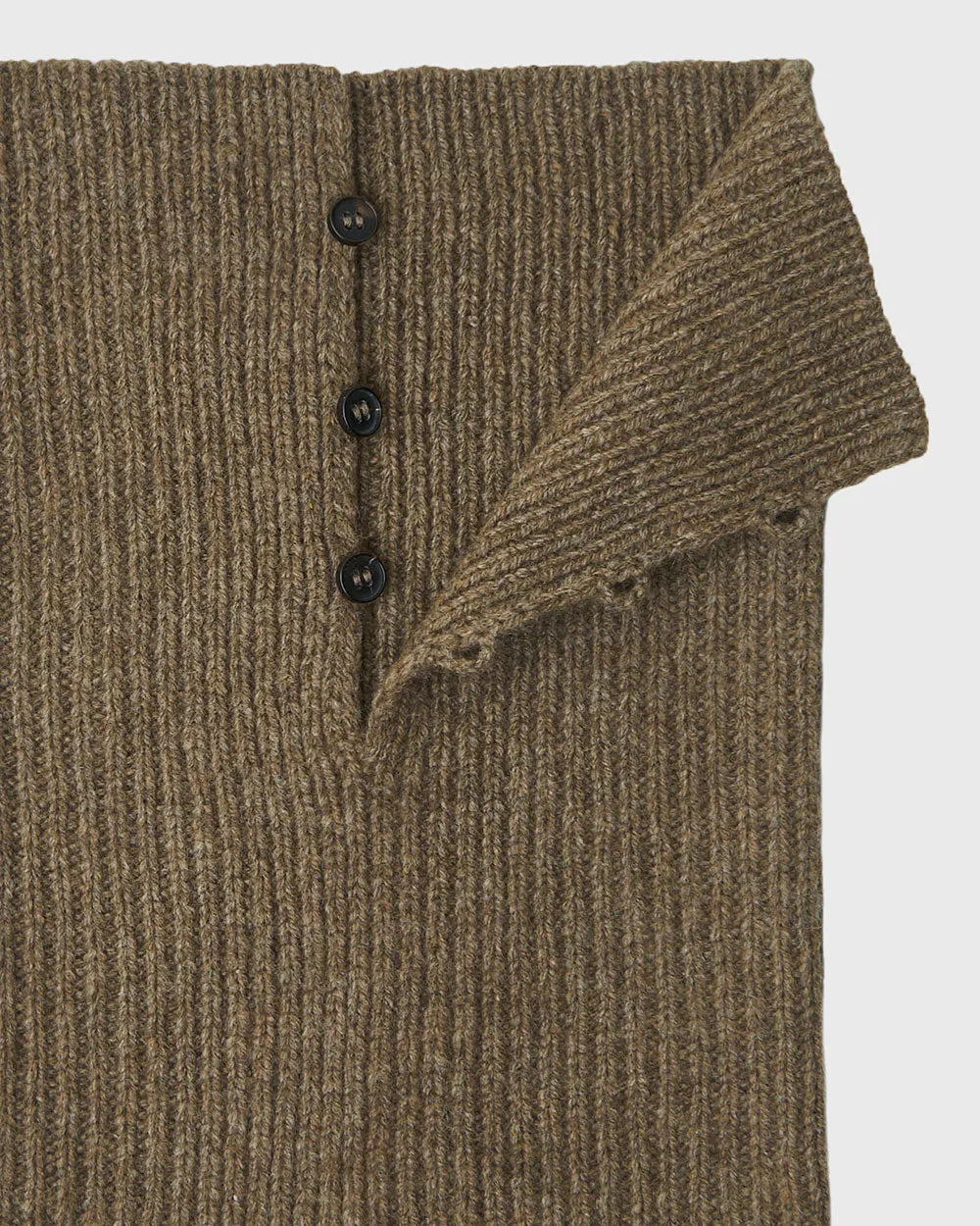 Button-Down Ribbed Neck Piece