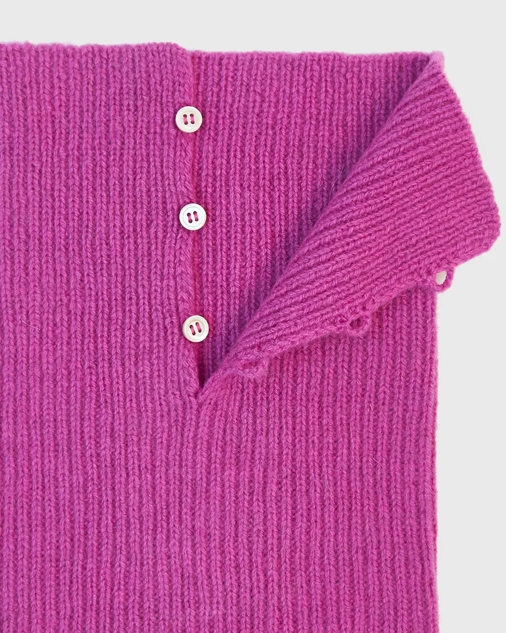 Button-Down Ribbed Neck Piece