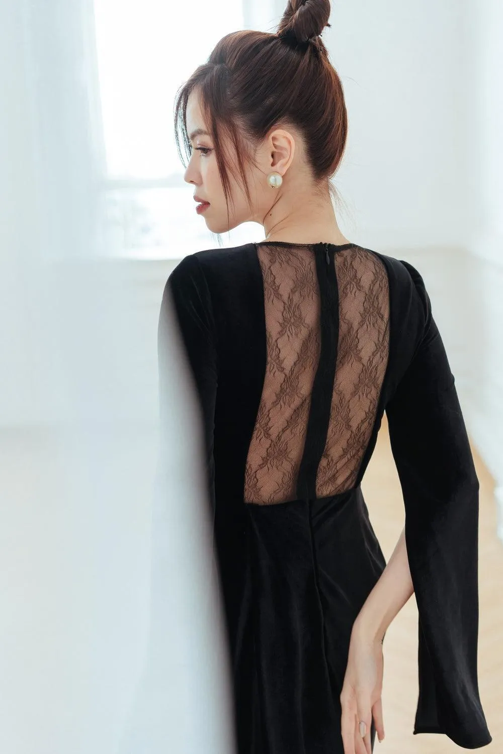 Cara Asymmetric Hanging Sleeved Velvet High-low Dress