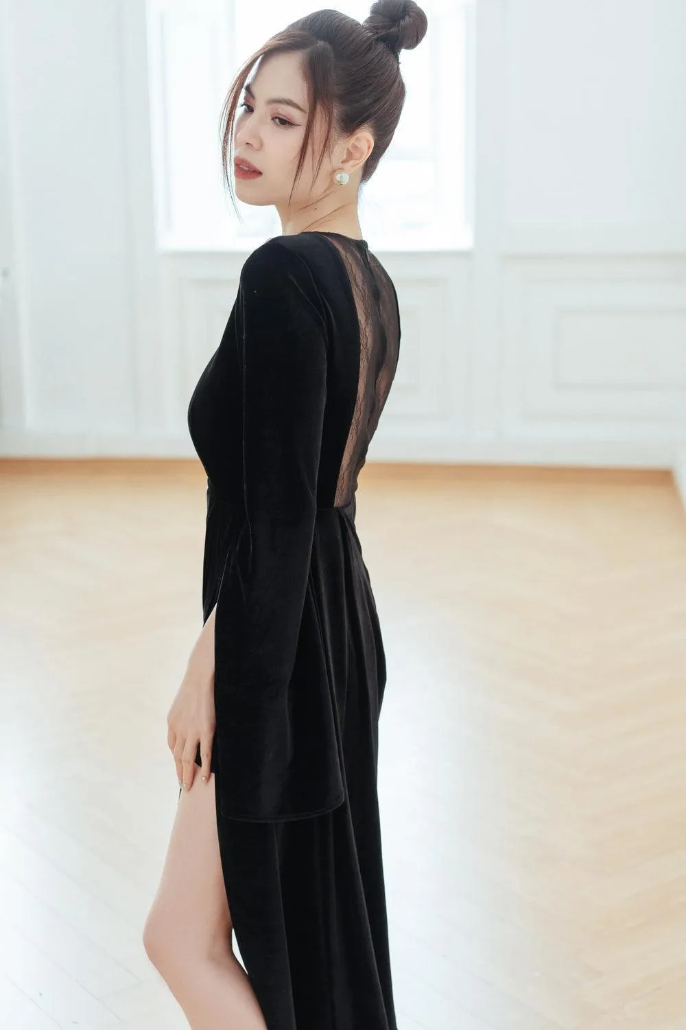 Cara Asymmetric Hanging Sleeved Velvet High-low Dress