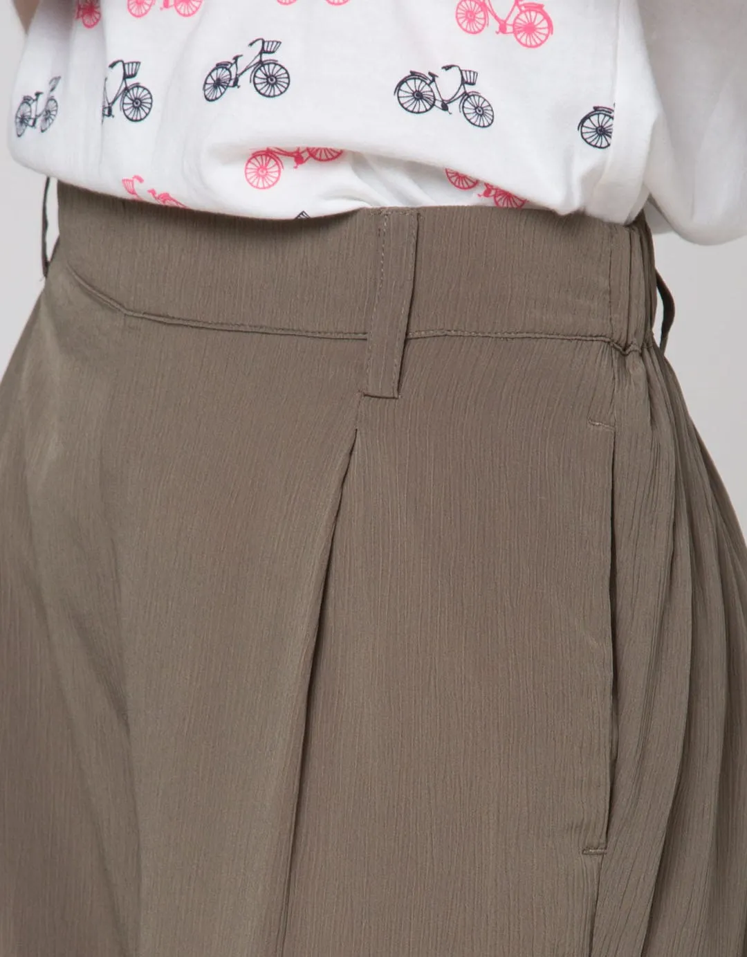 Details Cargo Style Celana Panjang Wanita