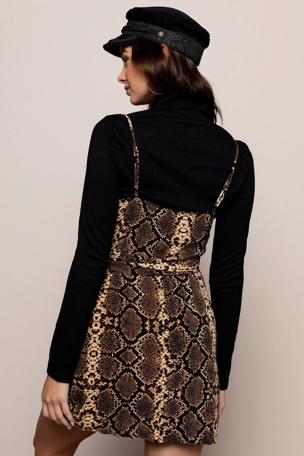 Hey Shorty in Python in Multicolor
