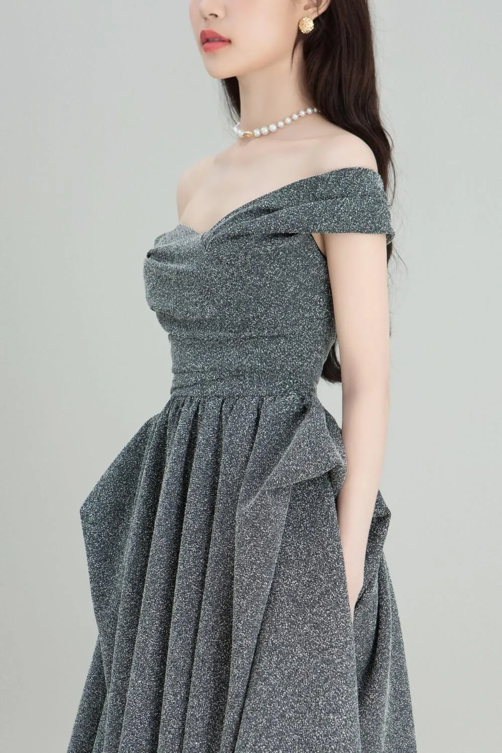 Kirei Gathered Asymmetric Shoulder Burlap Midi Dress