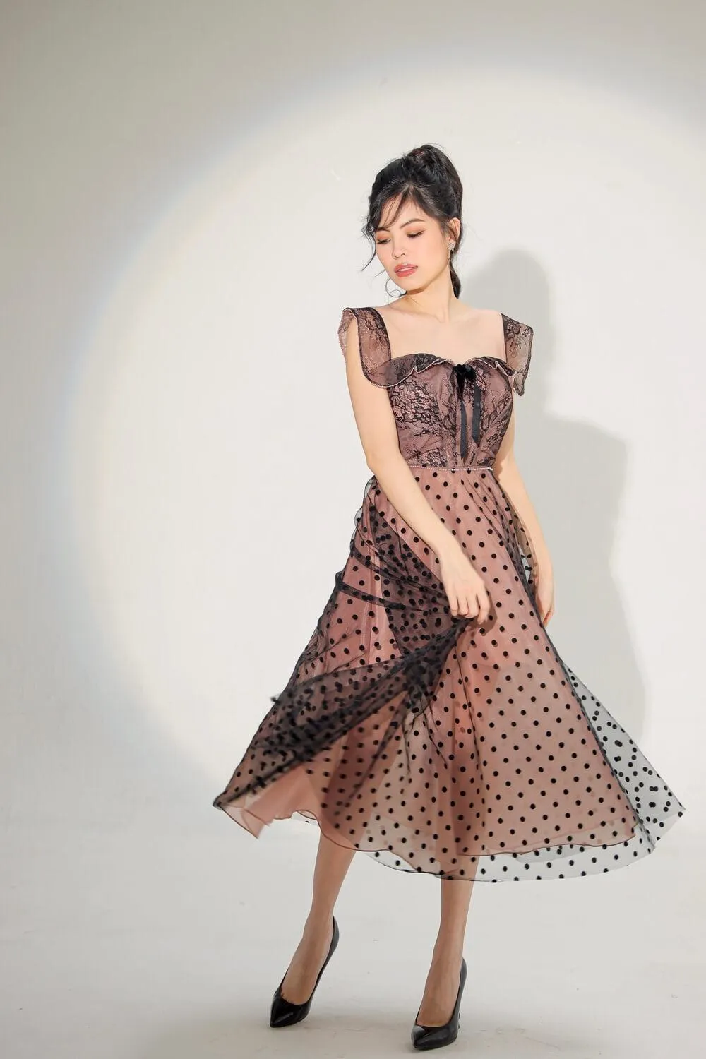 Leto A-line Square Neck Organza Midi Dress