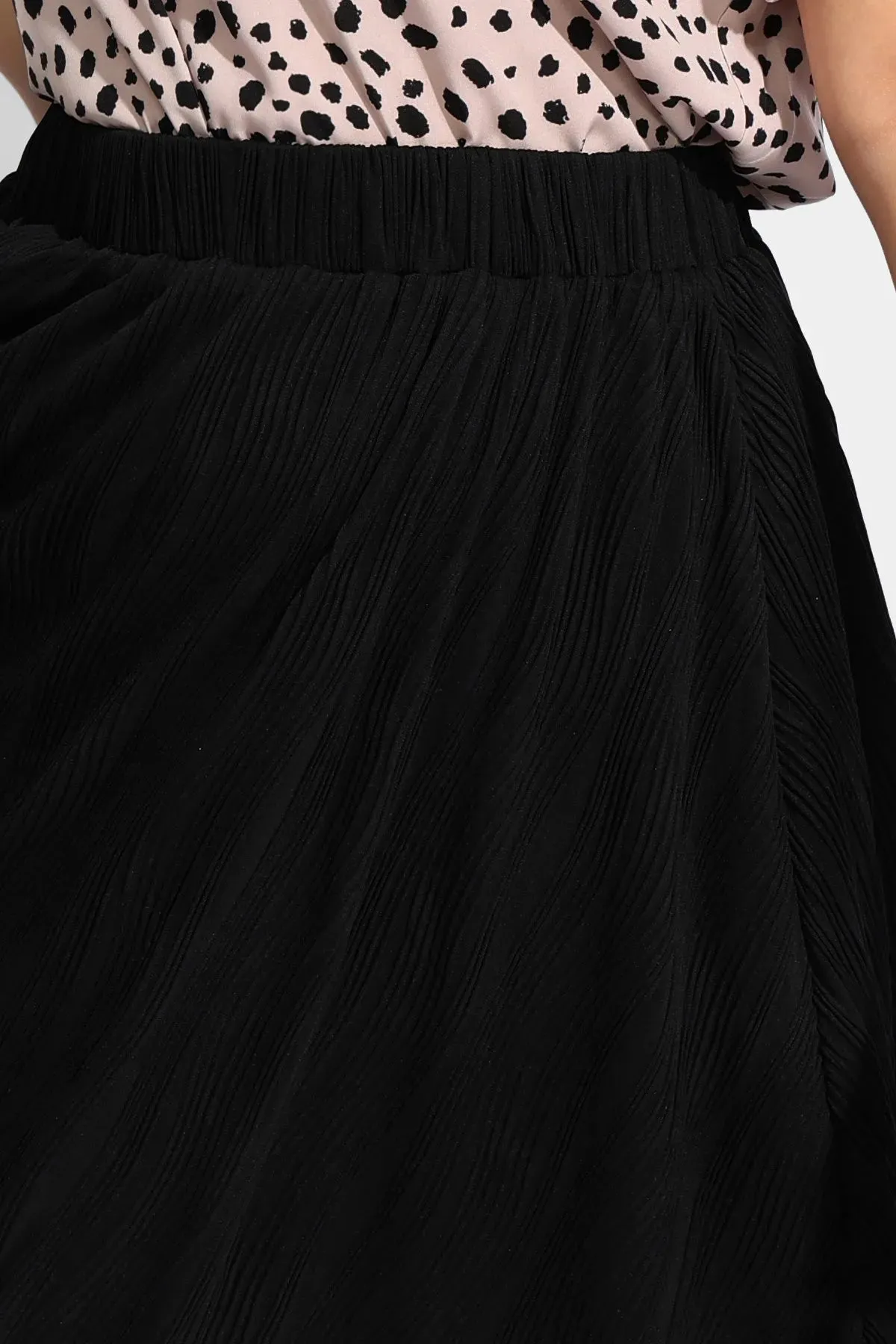 Ritera Elasticated Waist Midi Black Skirt