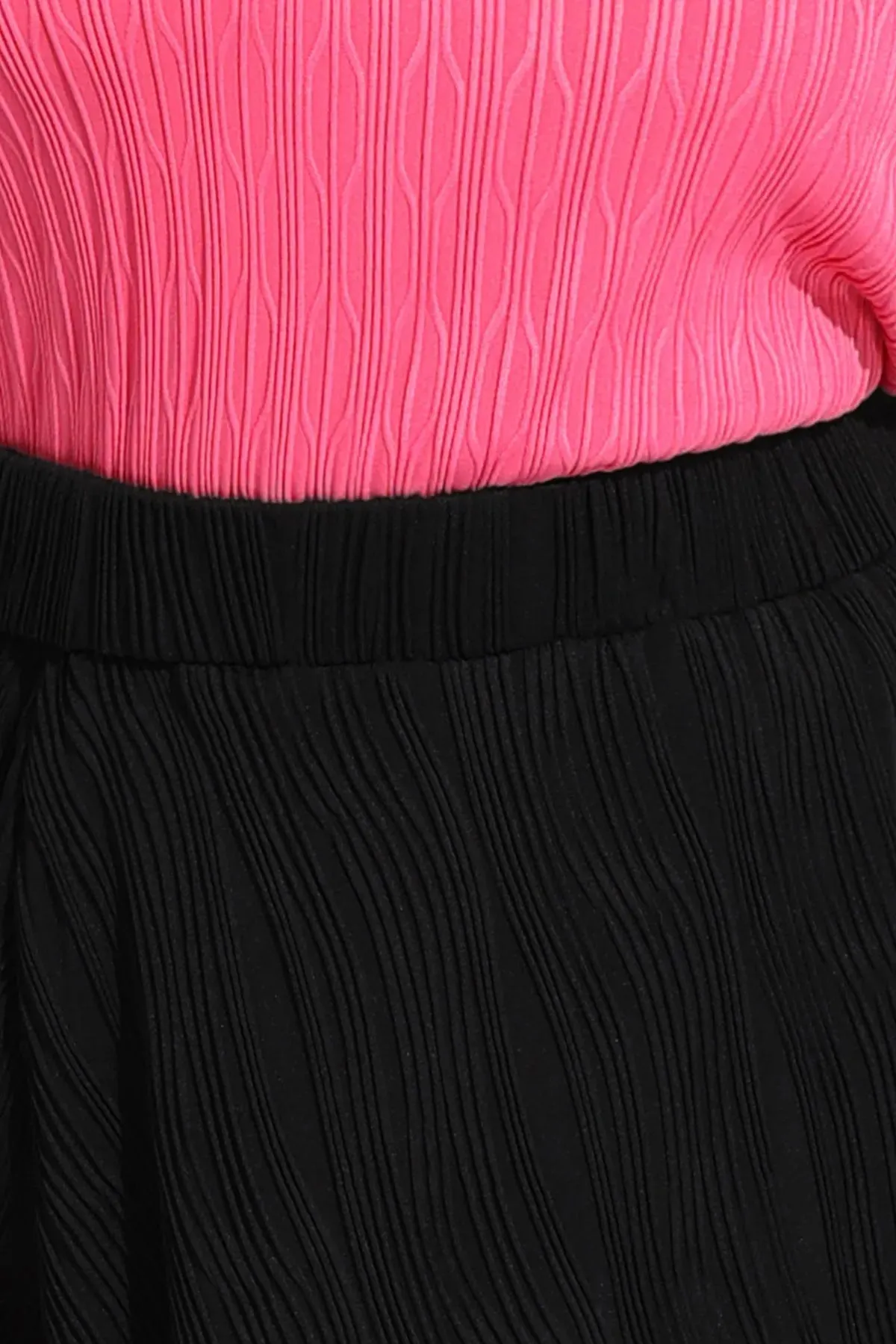 Ritera Elasticated Waist Midi Black Skirt