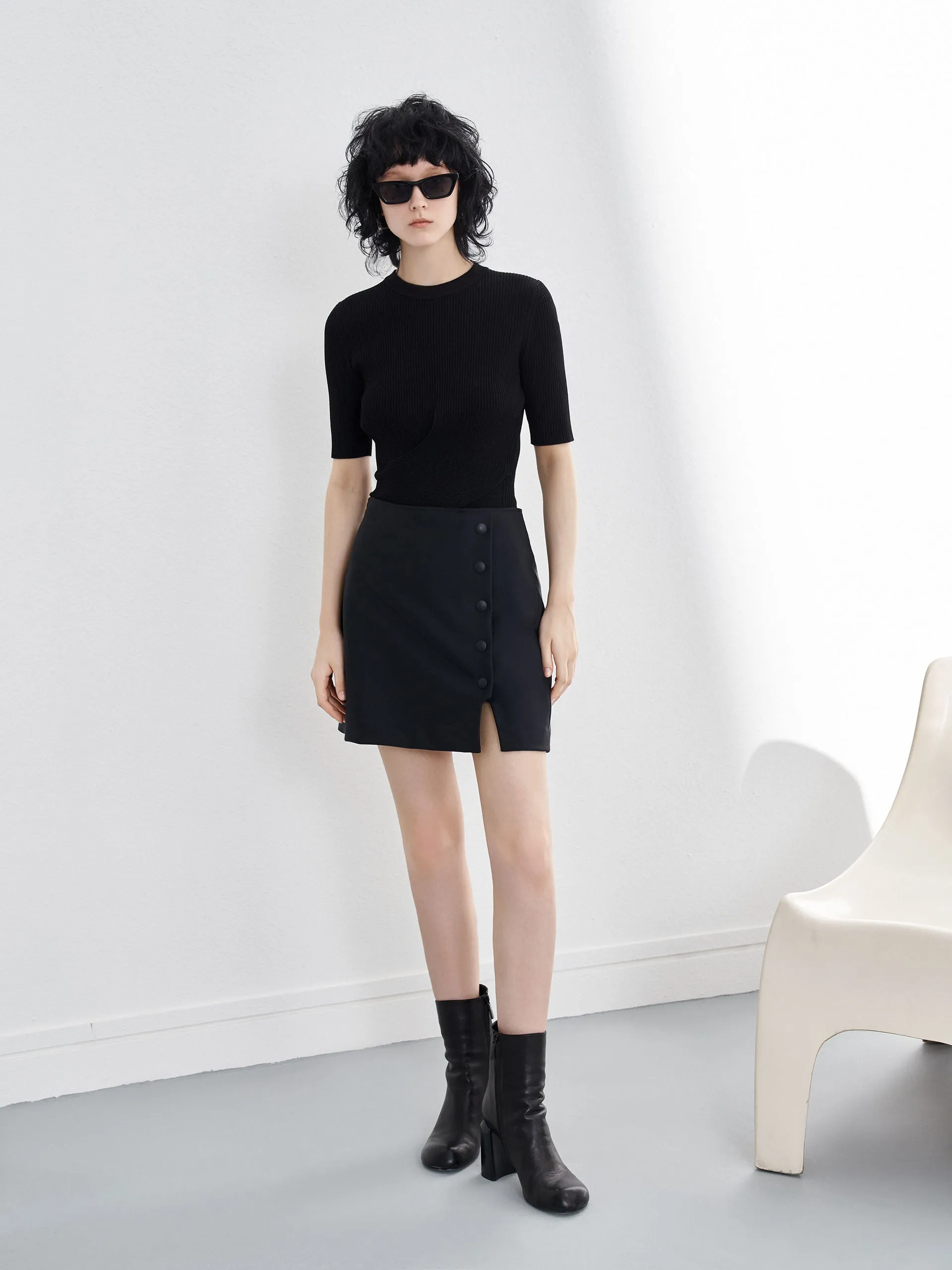 Round Neckline Cross Knit Top