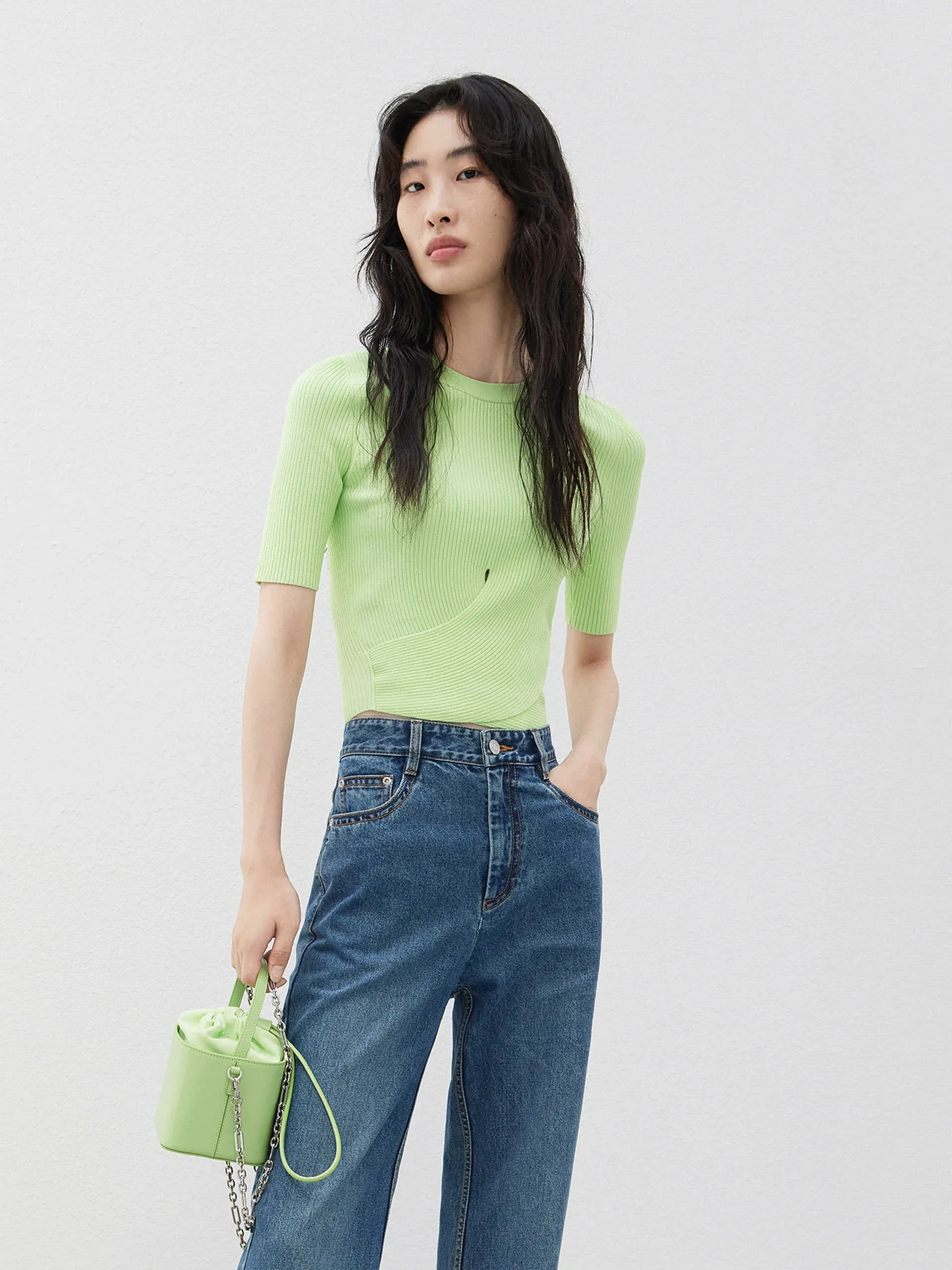 Round Neckline Cross Knit Top