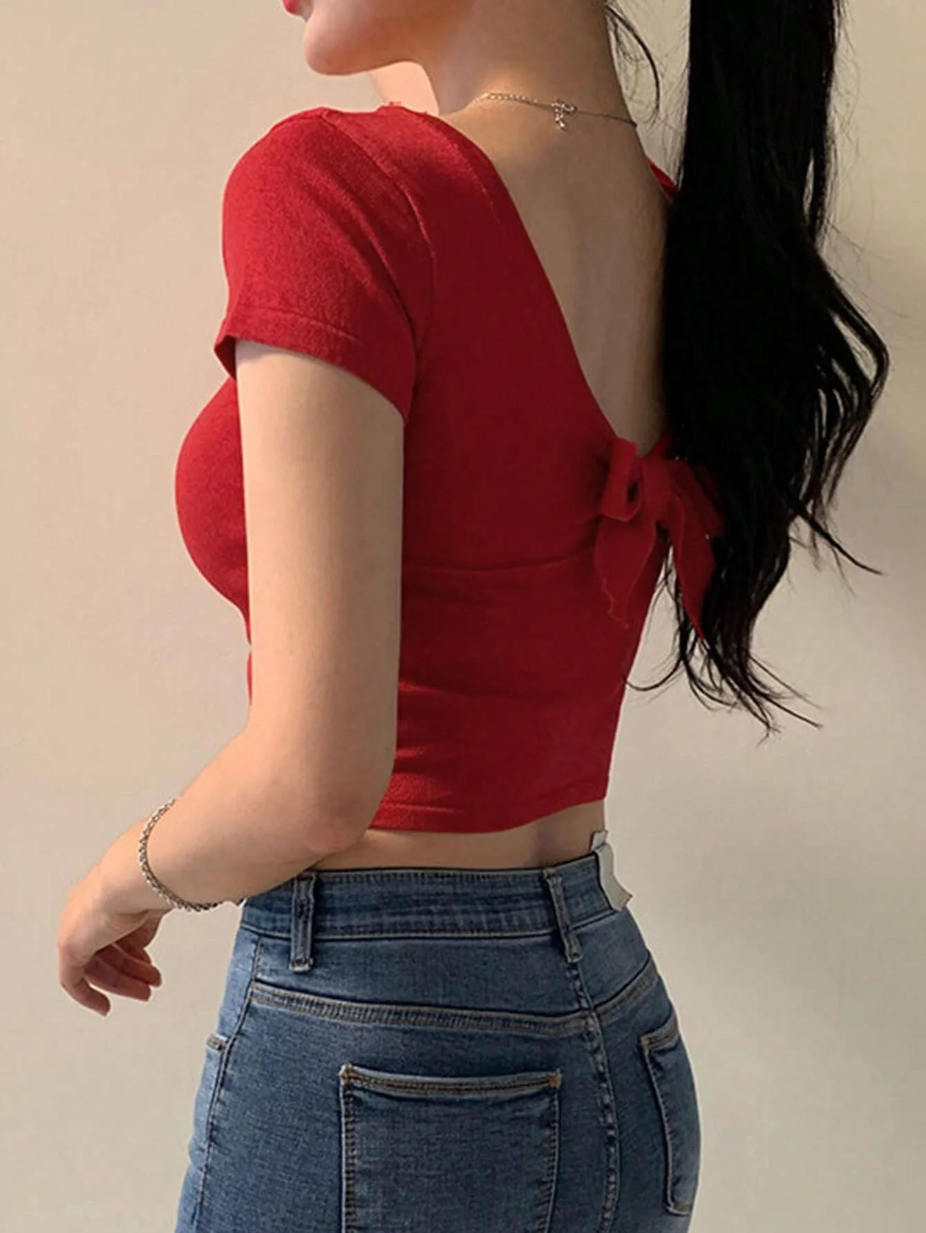 SHEIN DAZY Women's Solid Color Backless Bow Knit Crop Top
