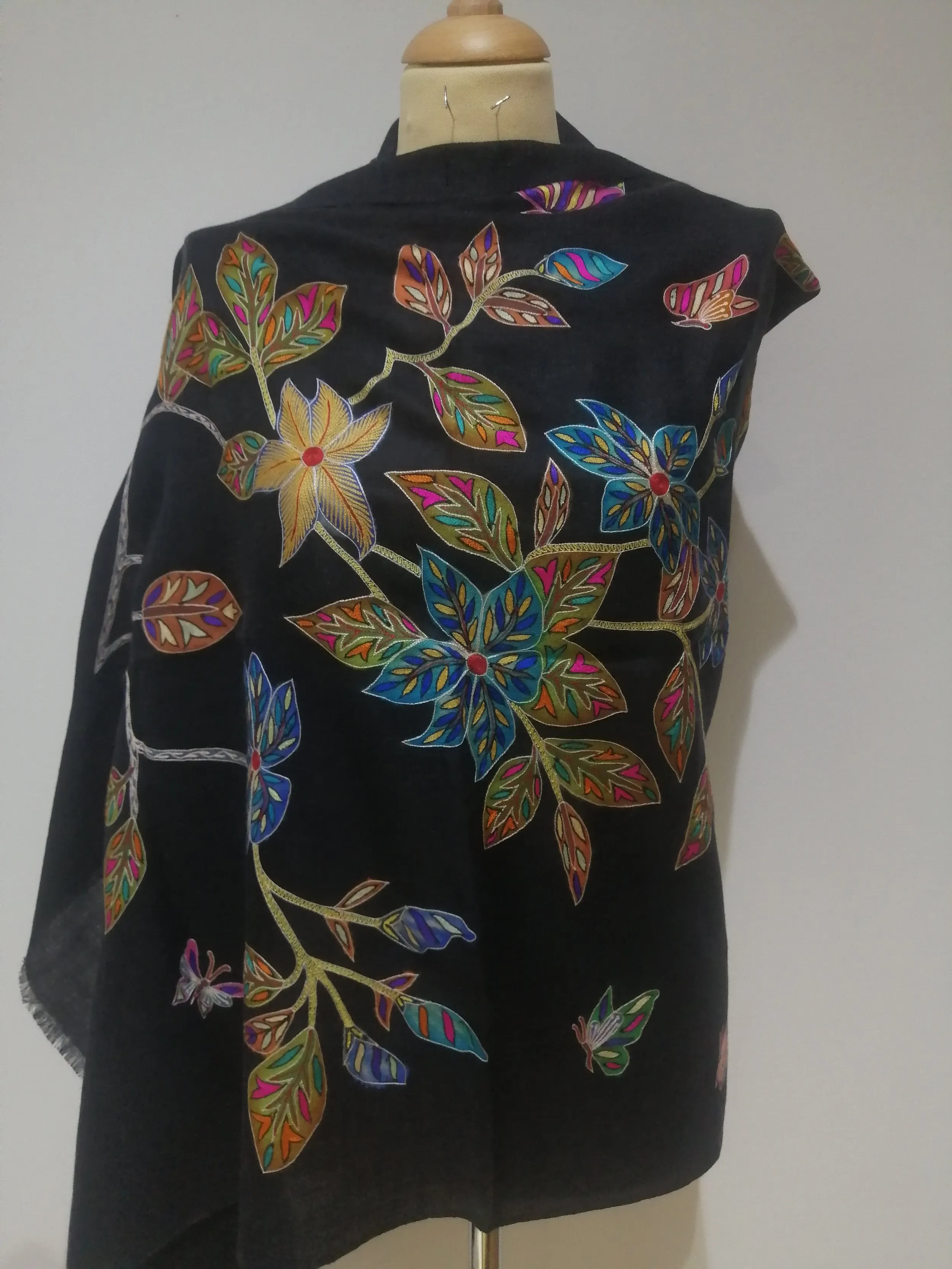 Shipra Black Floral Kalamkari Pashmina Scarf