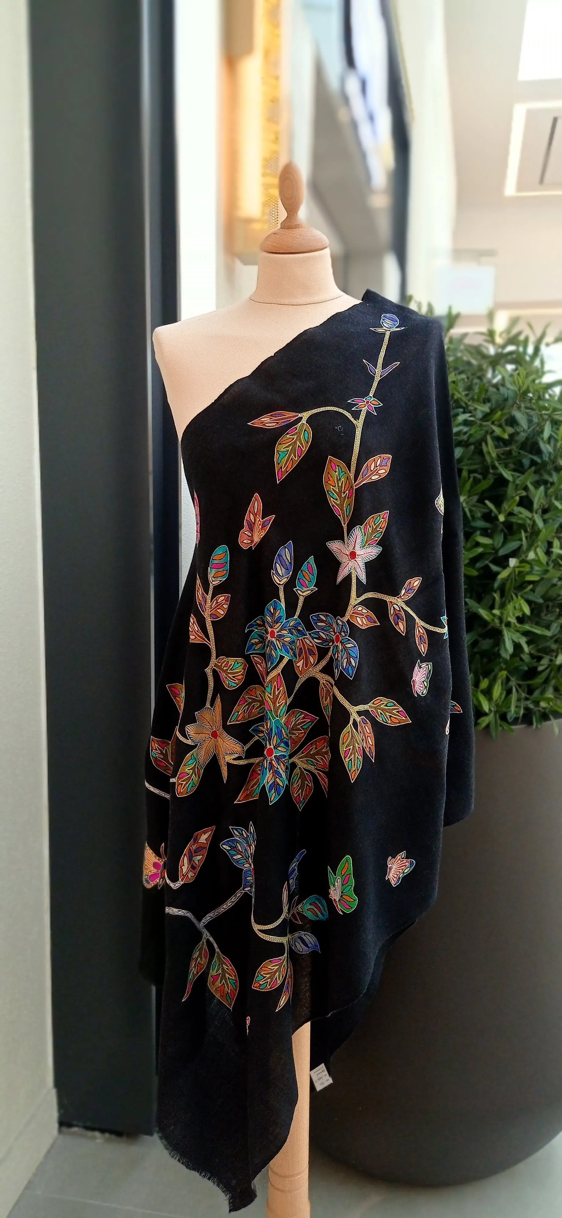 Shipra Black Floral Kalamkari Pashmina Scarf