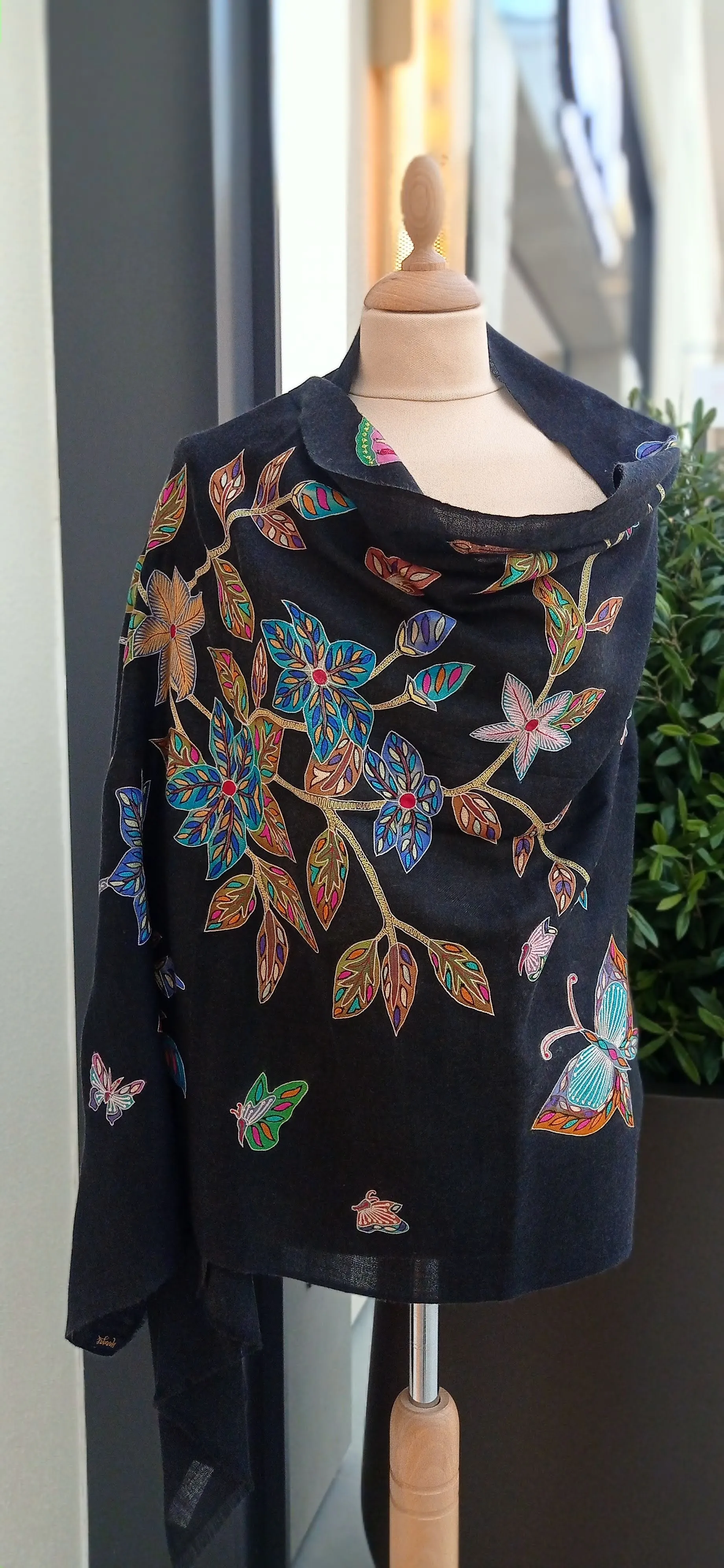 Shipra Black Floral Kalamkari Pashmina Scarf