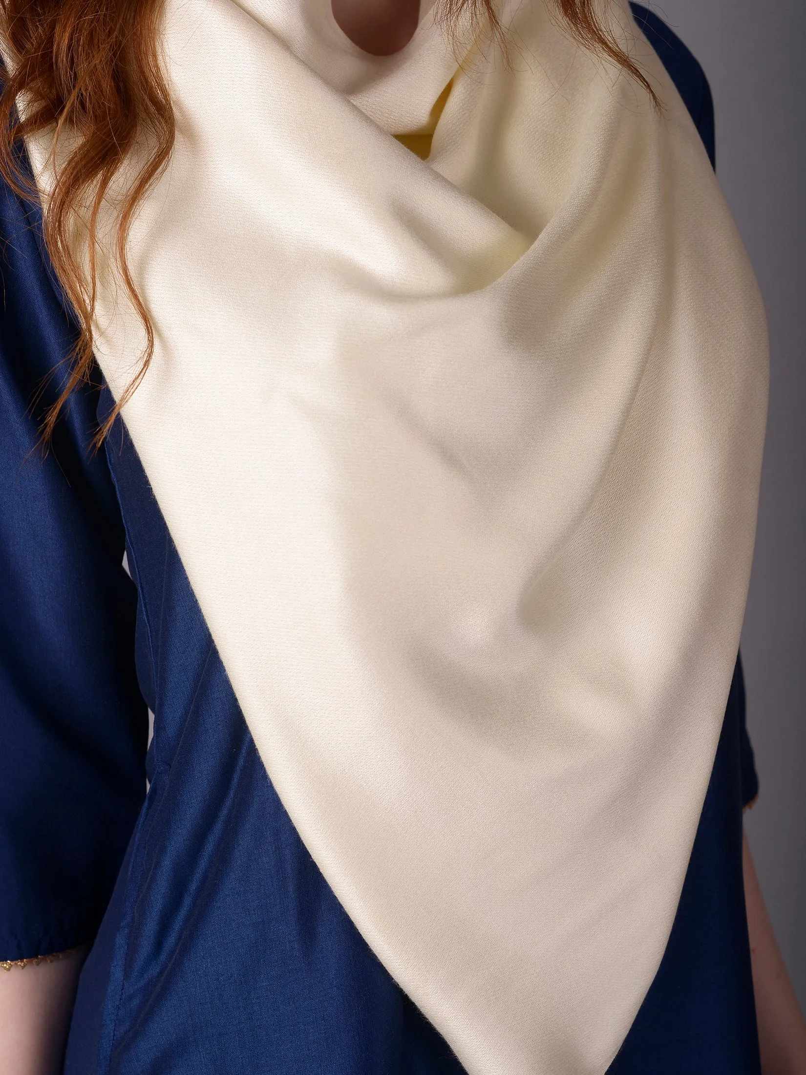 Women White Solid Stole