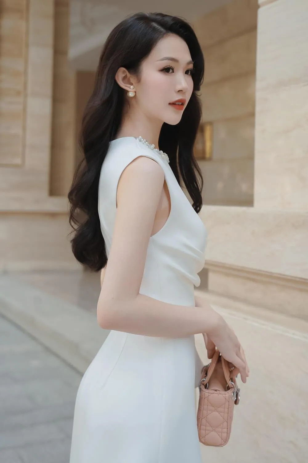 Yami A-line Sleeveless Velvet Midi Dress